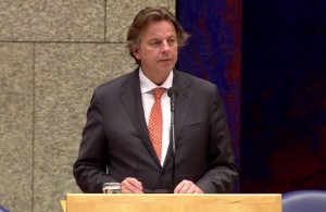 Minister Koenders van Buitenlandse Zaken noemt het een belangrijke motie.