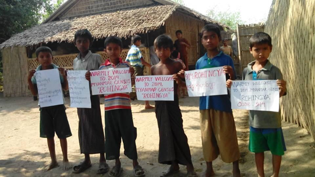 Rohingya kinderen maken duidelijk onder welke etnische noemer zij mee willen tellen 